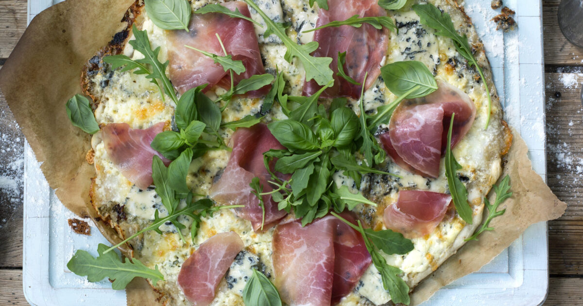 Glutenfri pizza med spekeskinke Gilde