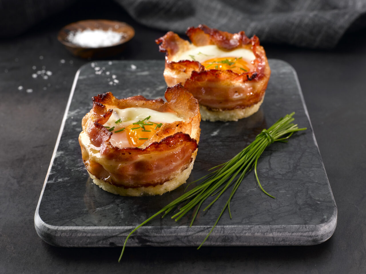 Egg-og-bacon-muffins.jpg