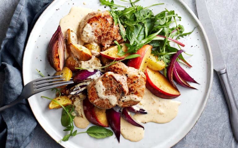 Indrefilet med smapoteter og eplesalat no026215