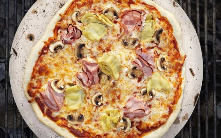 Pizza capricciosa med ekte lovtynn kokt skinke no025056 jpg