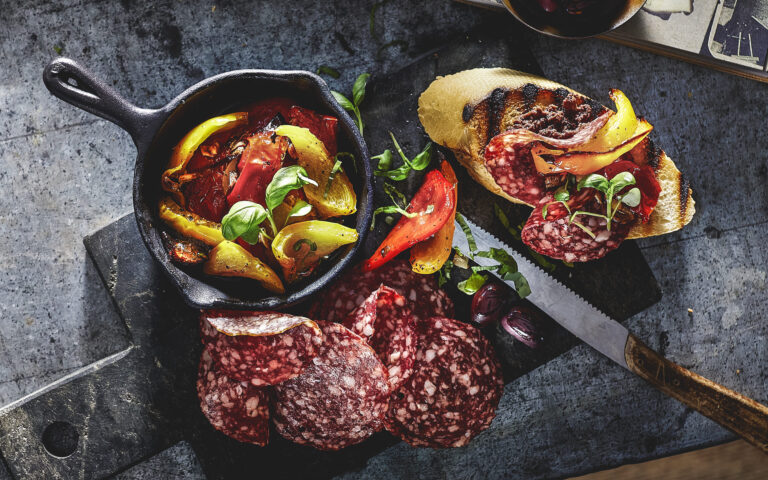Salami Santalona pa baguette med paprika