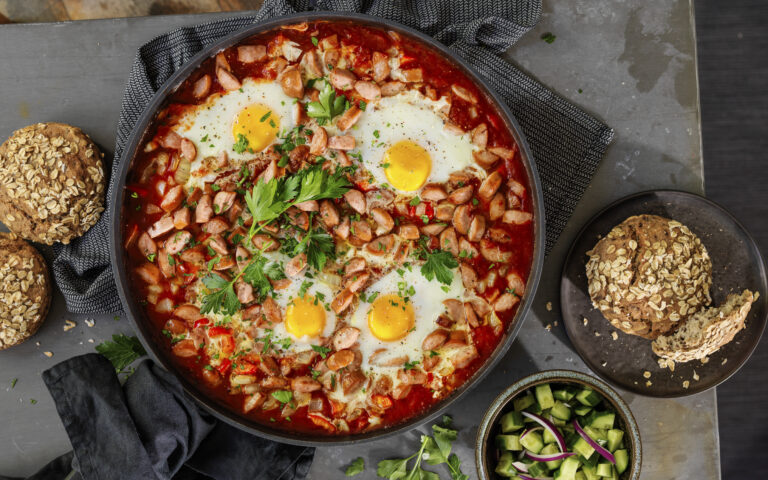 Shakshuka tomatpolsegryte med speilegg