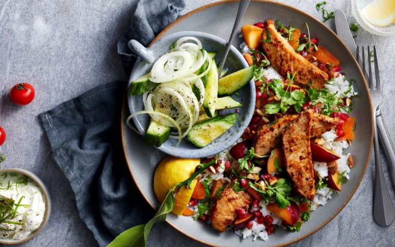 Svin ytrefilet med ris, salat og yoghurtdressing