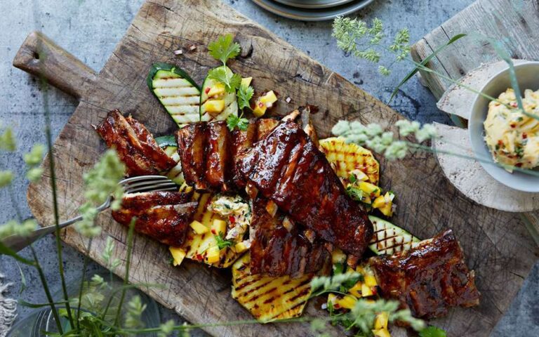 Spareribs med grillet ananas