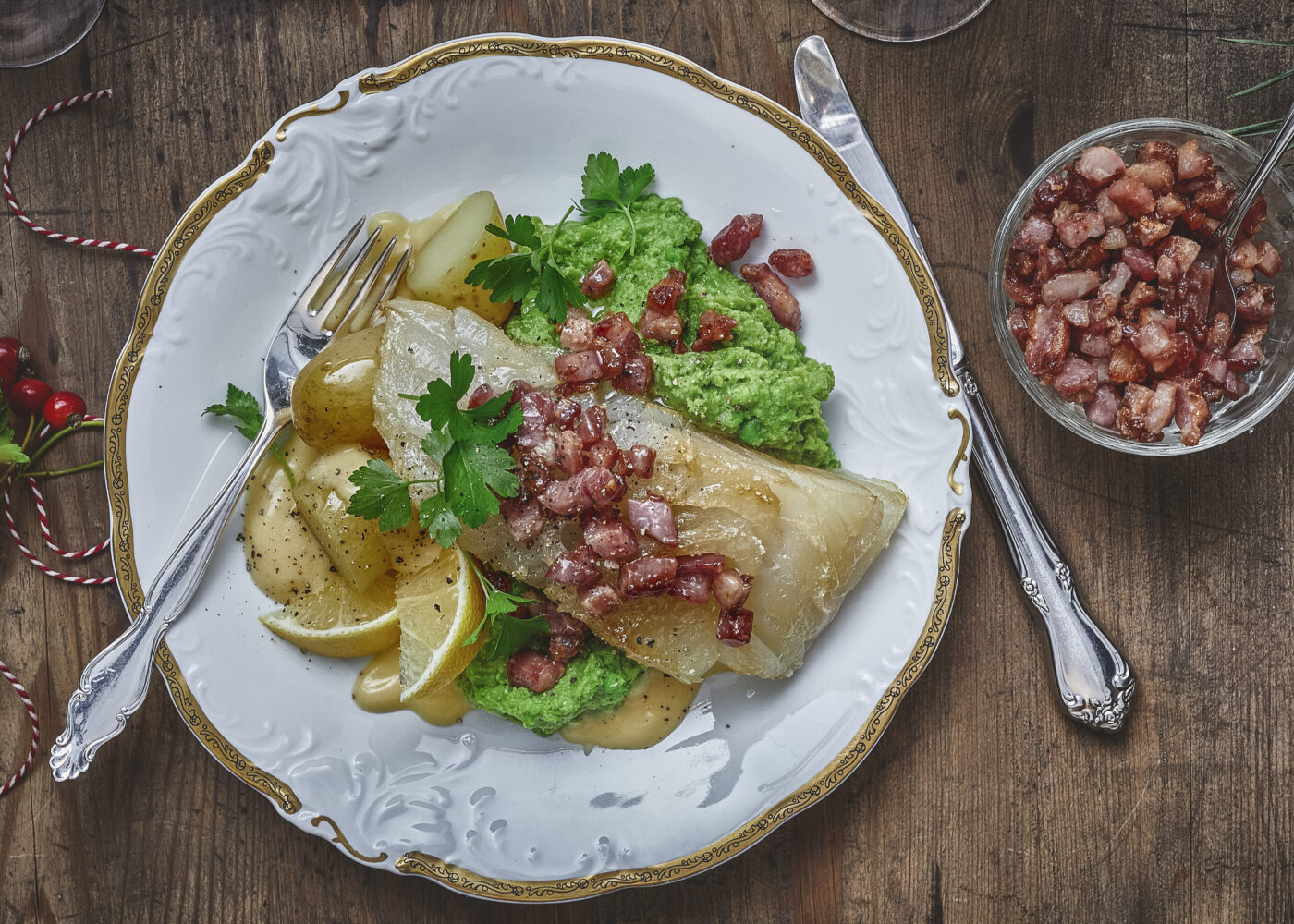 Lutefisk med klassisk tilbehør