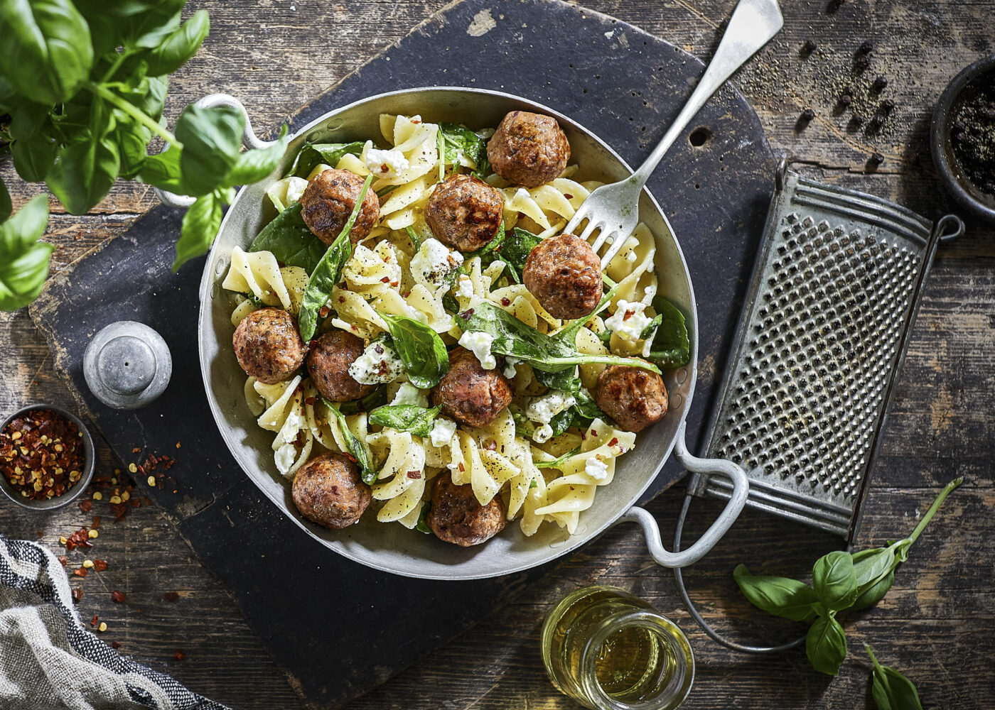 Pasta med kjottboller no025608