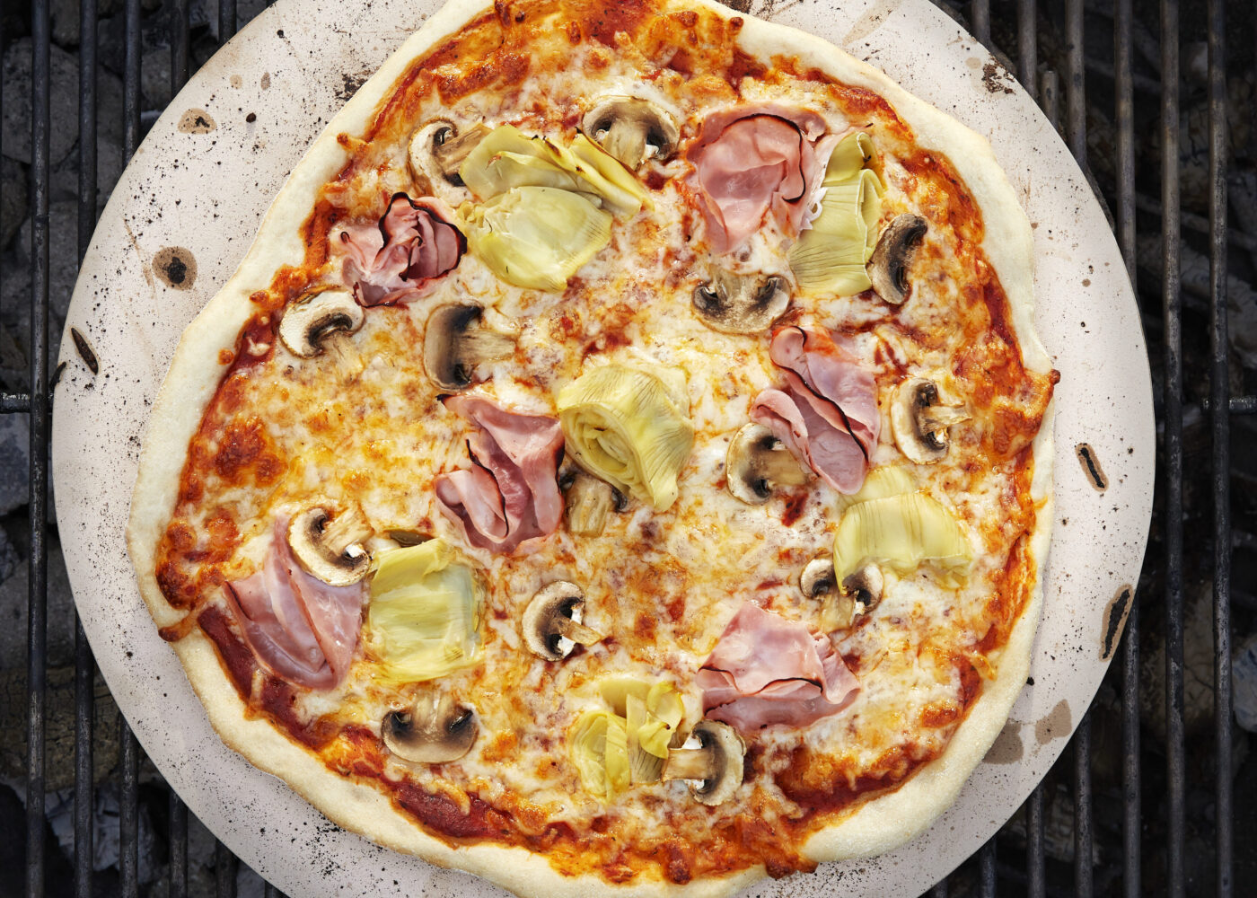 Pizza capricciosa med ekte lovtynn kokt skinke no025056 jpg