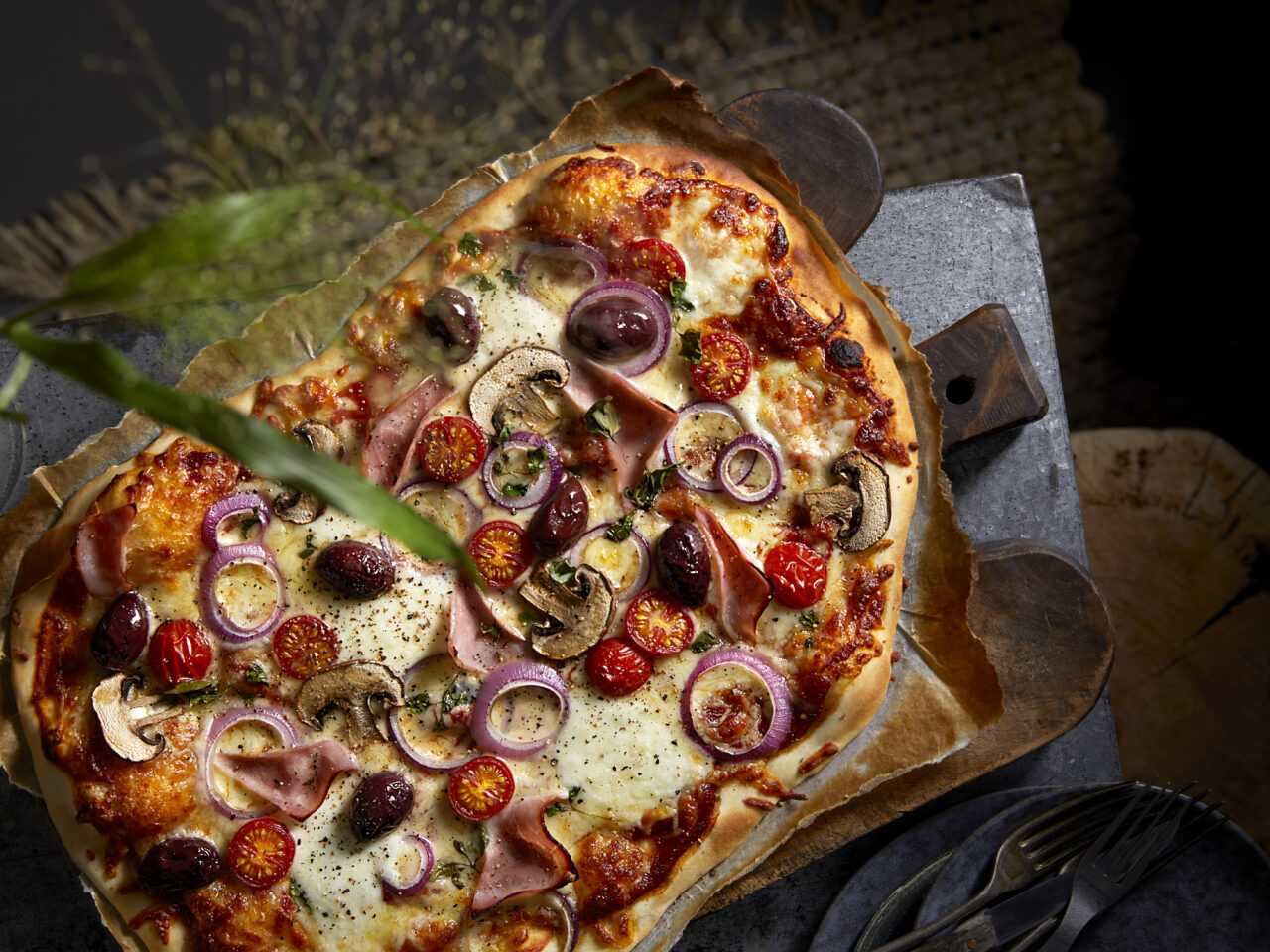 Bryggeri liberal Akkumulerede Pizza med skinke, oliven og sopp | Gilde